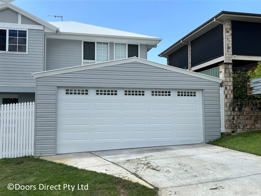 Automatic garage door